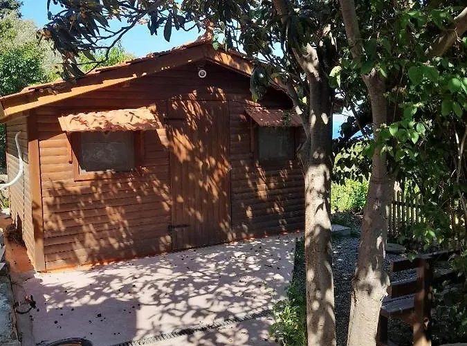 Casa Di Patouria , Stenies Andros